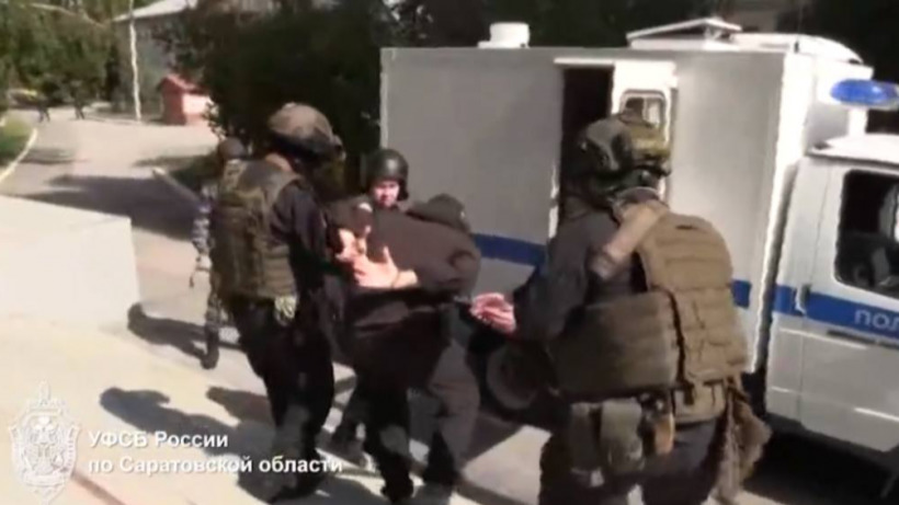 В саратовском вузе силовики и спасатели провели антитеррористические учения