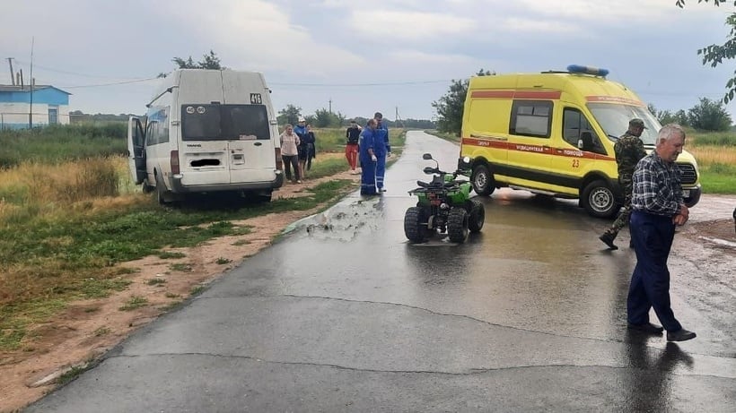 В энгельсском селе погиб 10-летний мальчик на квадроцикле после столкновения с пассажирским автобусом