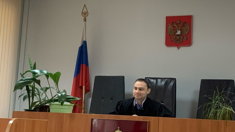 Судья отказался отменять меру пресечения матери экс-депутата Сергея Курихина