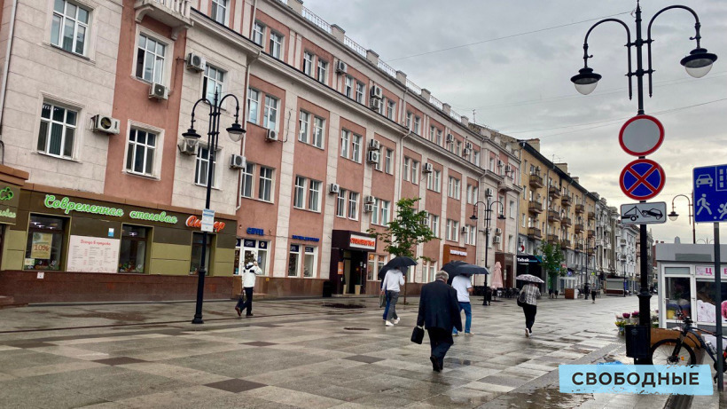 Желтый уровень опасности. В Саратовской области ожидаются грозы, сильный дождь и ветер