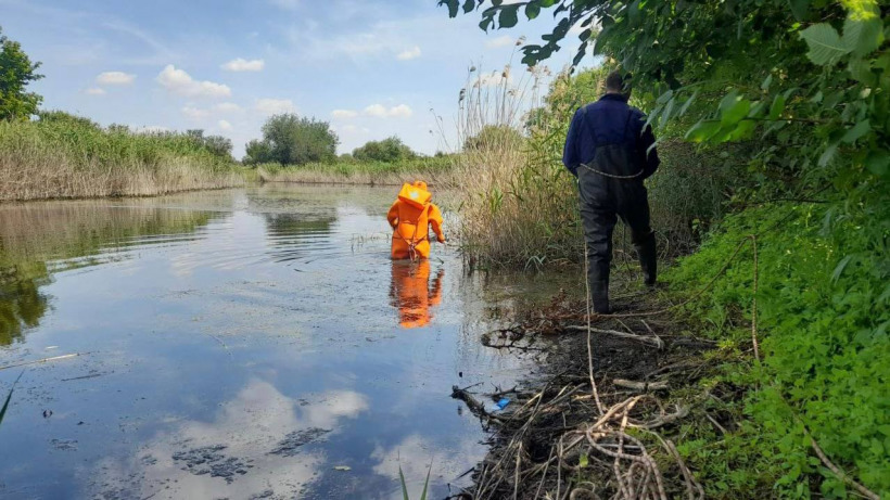 В Новоузенске из реки достали тело утонувшего человека