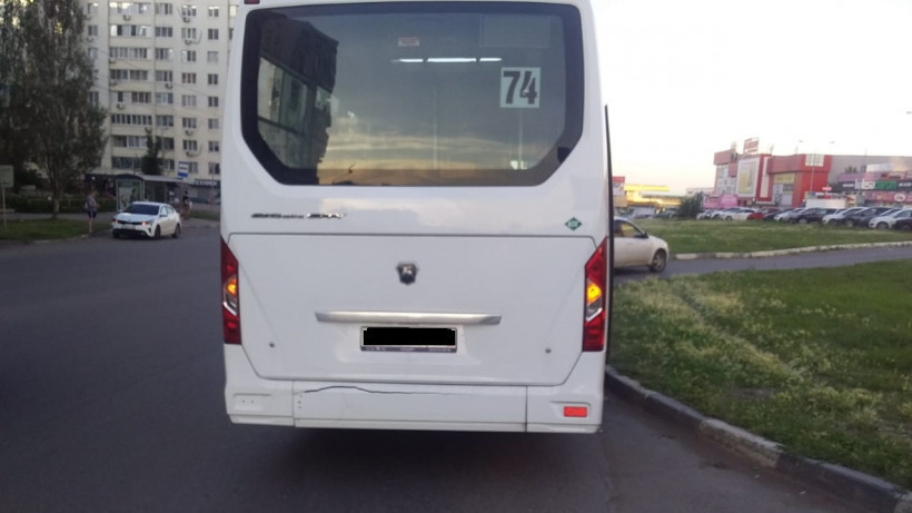 В Саратове пенсионерка упала в маршрутке №74