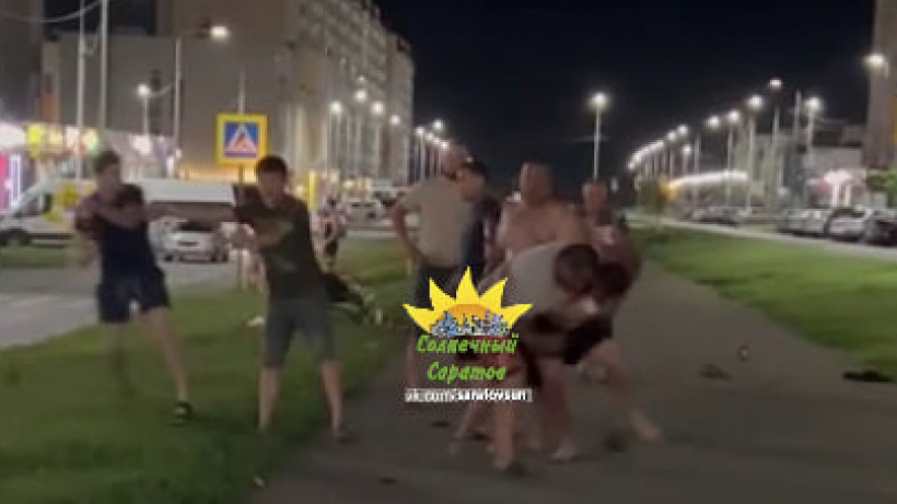 Вечером в Солнечном-2 босые мужчины устроили массовую драку