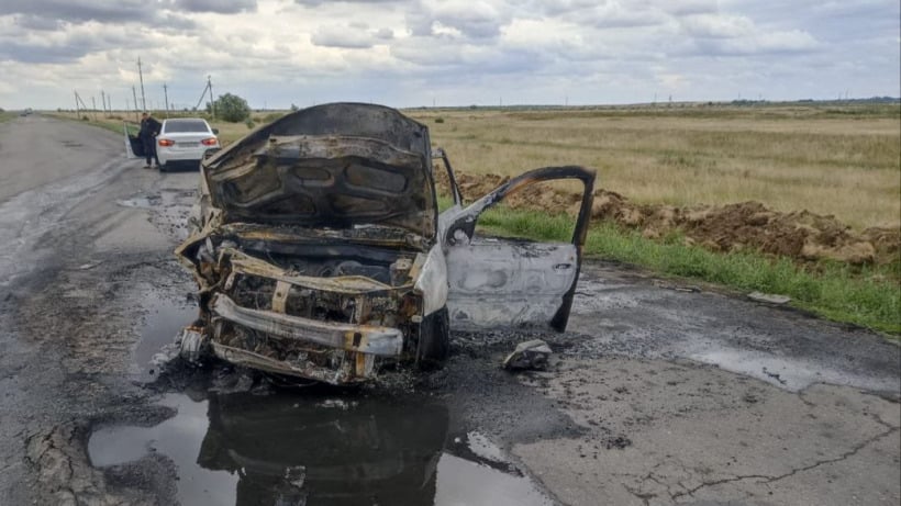 Под Дергачами «Ларгус» загорелся после ДТП с КамАЗом. Погиб один человек, шестеро пострадали