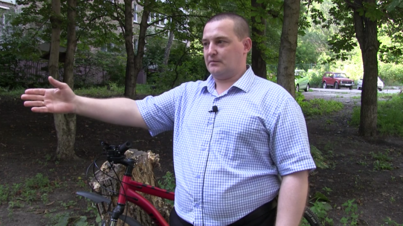 В центре Саратова мужчина с травмой ноги не смог догнать угонщика велосипеда