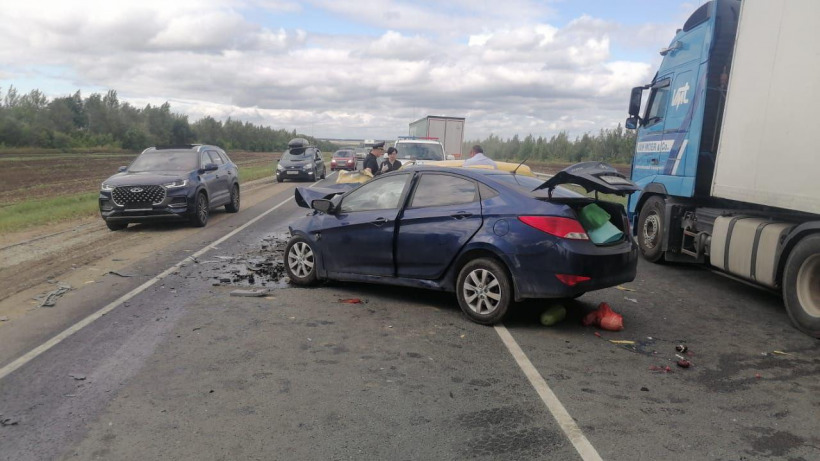 В ДТП на трассе под Саратовом пострадали двое детей и трое взрослых