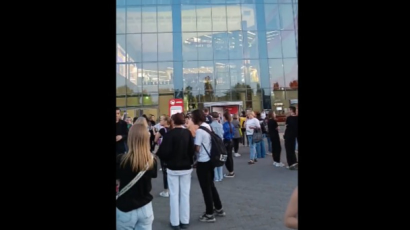 «Зимняя Вишня» в чистом виде». Во время эвакуации в саратовской «Тау Галерее» оказались закрыты аварийные выходы