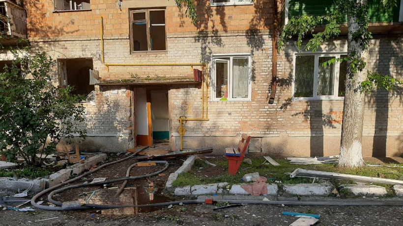 В результате взрыва газа в Красноярском крае семь человек увезли в больницу
