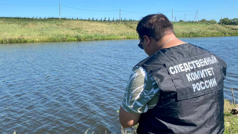 В пруду под Петровском родственница нашла труп пожилого рыбака