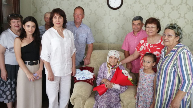 Матери-героине и труженице тыла из Пугачева исполнилось 100 лет
