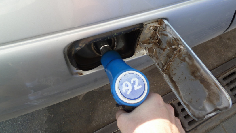 Росстат: Средняя цена бензина АИ-92 в Саратовской области превысила 50 рублей