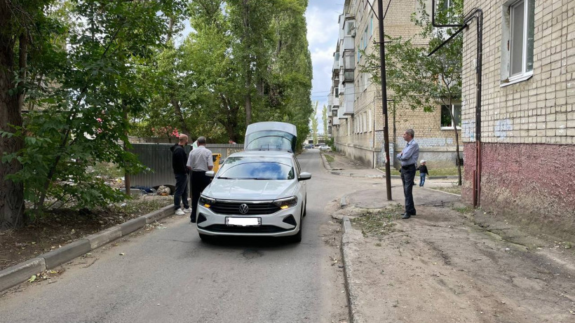 В Саратове восьмилетний ребенок попал под колеса Фольксвагена