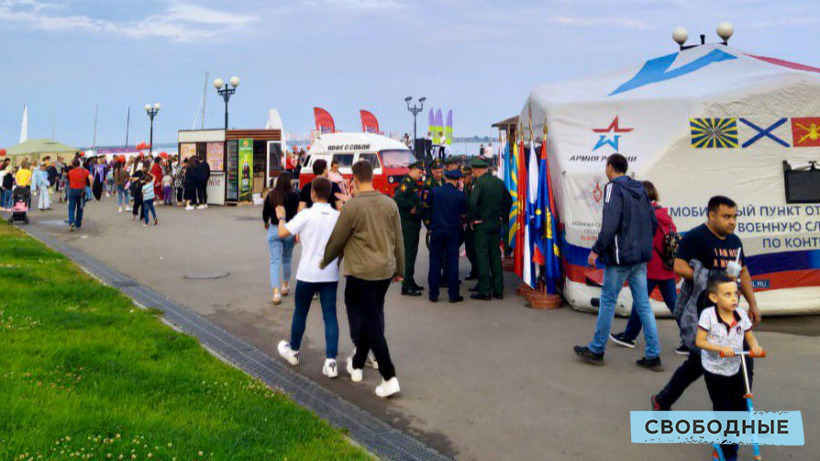 Медведев: С января в Вооруженные силы набрали около 280 тысяч контрактников