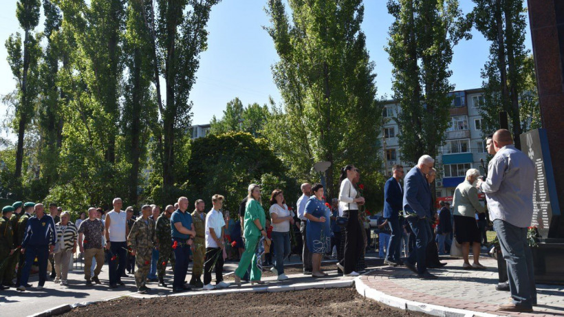 В Балакове имена погибших в спецоперации в Украине нанесли на плиты мемориала