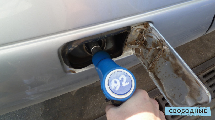 Росстат: В Саратовской области продолжает дорожать бензин 