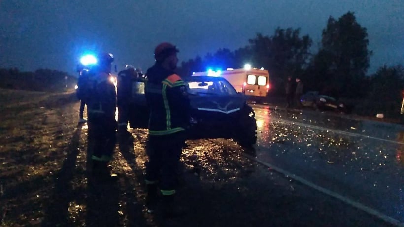 В страшном ДТП под Саратовом погиб один человек и пострадали пятеро