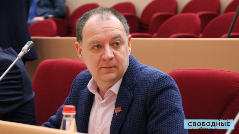Саратовский депутат не смог попасть на выездное совещание, потому что у него нет машины