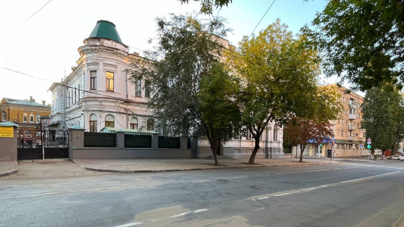 Улицу Вольскую в Саратове очистили от песка после съемок сериала о Столыпине