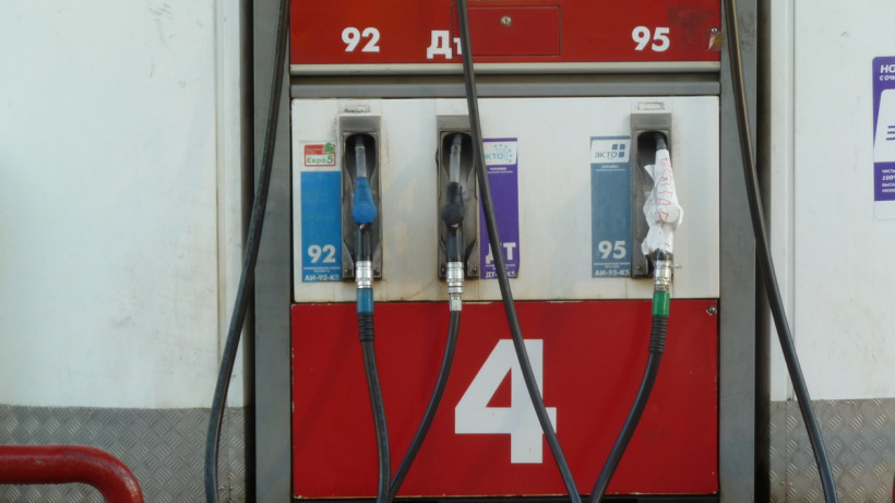 Росстат: Бензин АИ-95 на саратовских заправках оказался самым дорогим в Приволжье