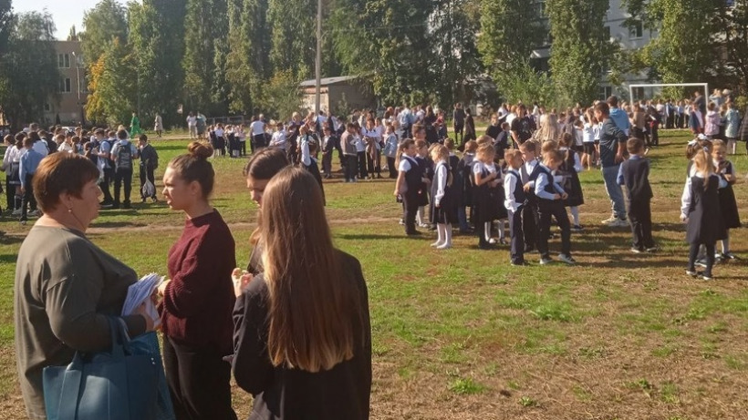 В Балакове второй раз за две недели эвакуировали лицей 2