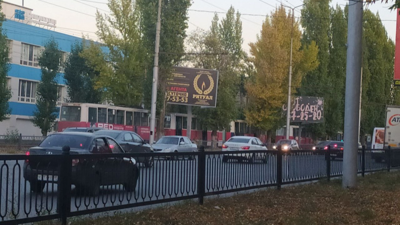 В Саратове остановились трамваи и троллейбусы из-за проблем с контактной сетью
