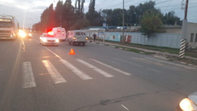 В Энгельсе водитель «буханки» сбил девушку