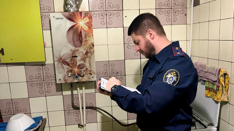 В энгельсском поселке Коминтерн двое детей отравились газом