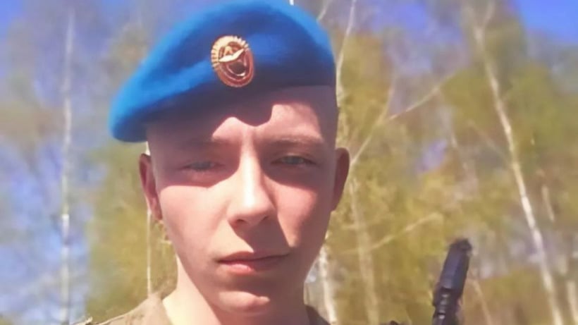 В ходе СВО погиб 19-летний житель Петровска Игорь Стульников. Он заключил контракт после срочной службы в 2022 году