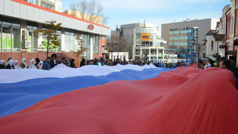 В центре Саратова прошел парад «Дружбы народов»