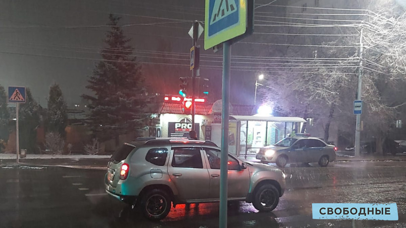 За день в Саратовской области под колеса машин попали шестеро пешеходов, один из водителей скрылся