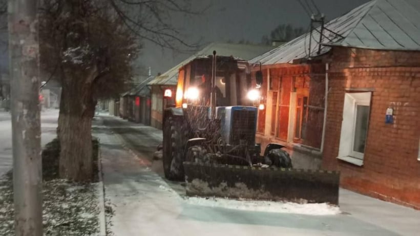 Самые обильные снегопады выпали в Гагаринском и Турковском районах, в Саратове дороги чистят 210 единиц техники