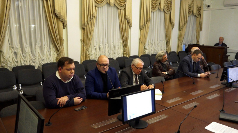 Мэрия Саратова подтвердила проведение конкурса по сносу дома на Вольской, но снова обсудила с градозащитниками его судьбу