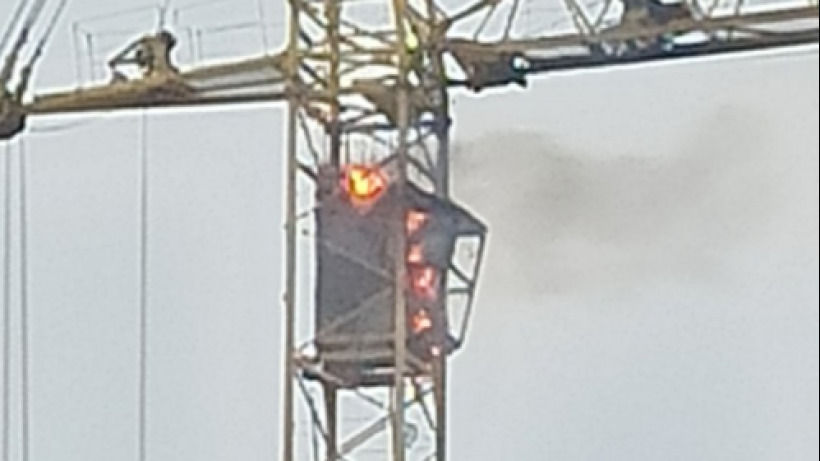 В Заводском районе загорелась кабина башенного крана