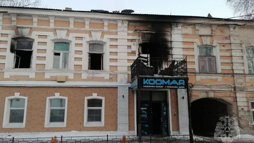 Утром в Саратове пожарные нашли тело человека в сгоревшей квартире