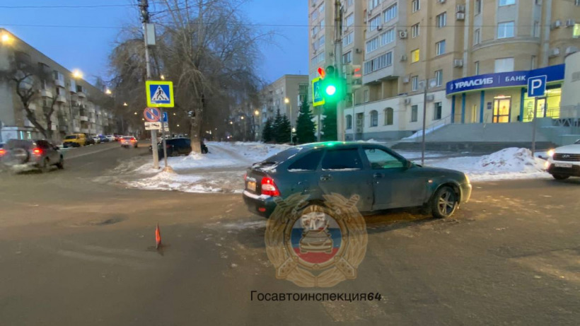 Утром в Саратове водитель «Приоры» сбил школьницу