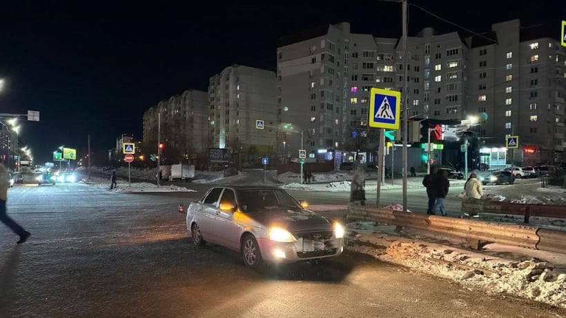 Юный саратовец на «Приоре» сбил женщину, переходившую дорогу по «зебре»