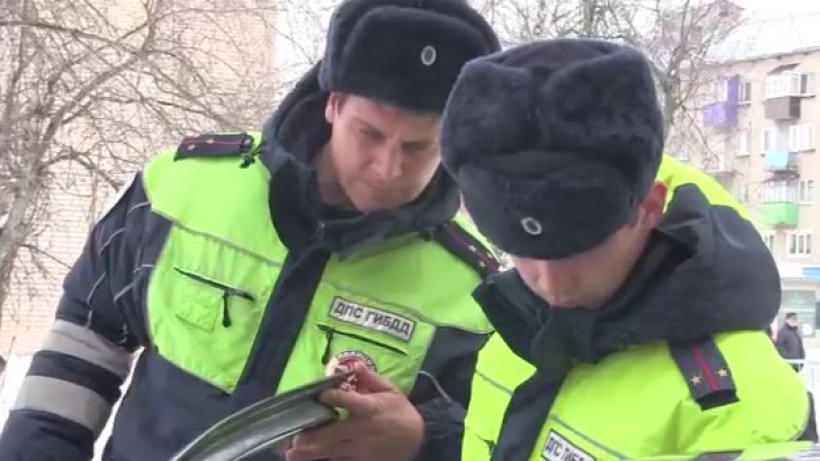В Ртищеве заснувший в машине мужчина получил переохлаждение. Его доставили в больницу сотрудники ДПС