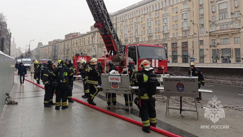 В МЧС опровергли версию о пожаре в московском Театре сатиры из-за ремонтных работ