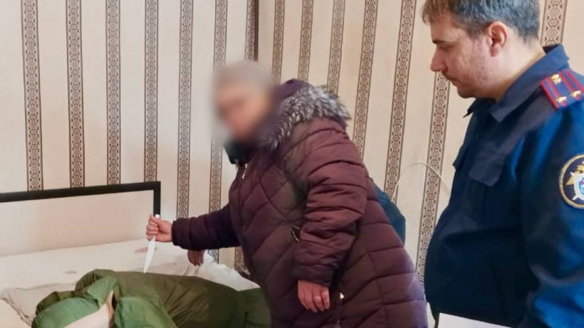 Под Саратовом женщина в новогодние праздники ударила собутыльника ножом. Он умирал дома три недели