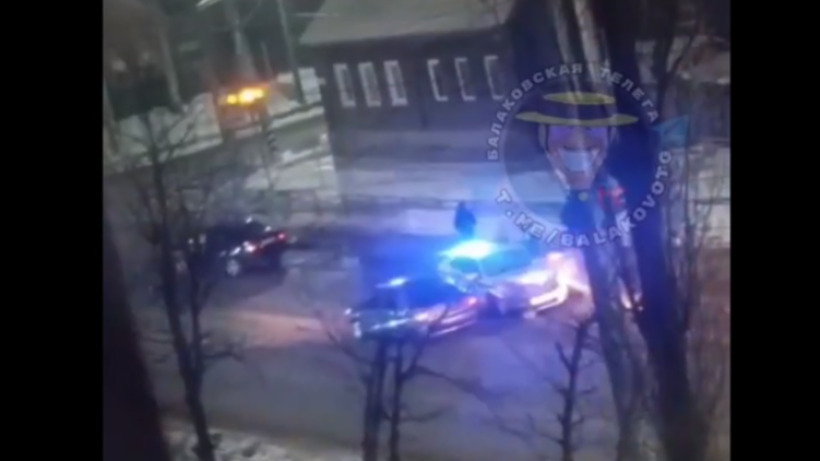 Очевидец: В Балакове ехавший с «мигалками» автомобиль ДПС попал в аварию
