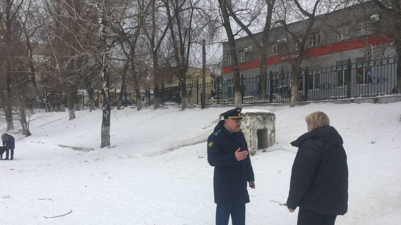 После ЧП в саратовском лицее прокуроры заставили закрыть ледяную горку в другом учреждении