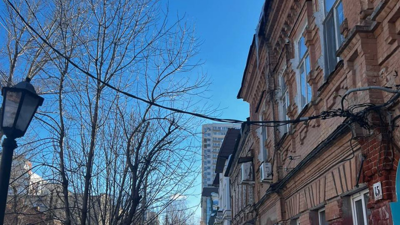 Депутат пригрозил проверками саратовской УК, плохо следящей за домом Сергея Пускепалиса