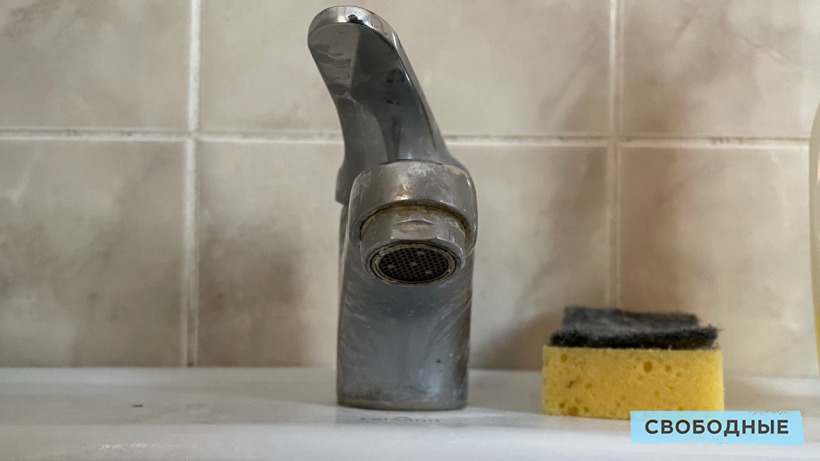 Сотни саратовцев до полуночи остались без холодной воды