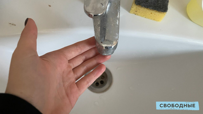 Тысячи саратовцев до полуночи остались без холодной воды из-за ремонта водопровода