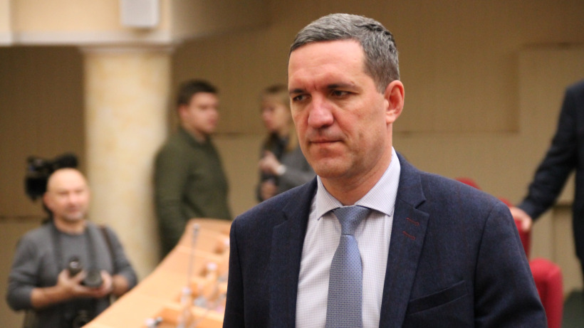 Бурмак упрекнул городских депутатов, которые не пришли обсуждать проблему вывоза мусора в Саратове