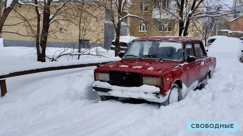 «Состав уголовного преступления». Мэр Саратова попросит прокуратуру проверить УК из-за льда и сугробов во дворах 