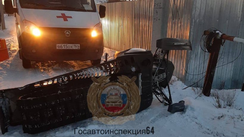 Водитель снегохода скончался после столкновения со столбом в Гагаринском районе