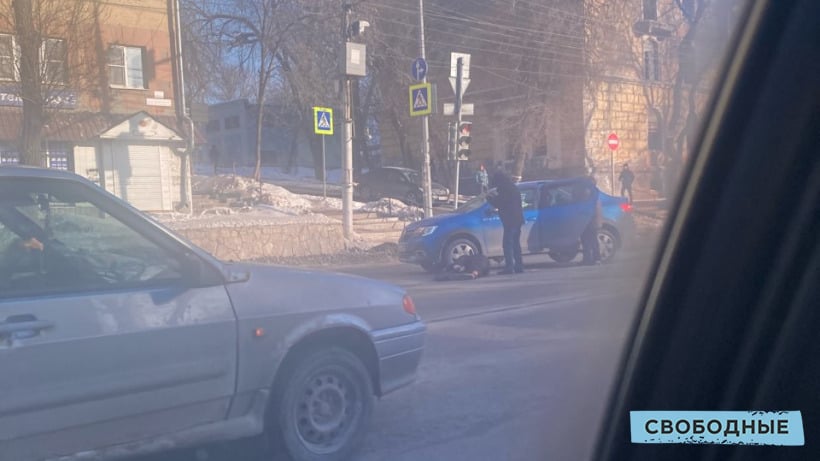 В Заводском районе девушка попала под колеса иномарки