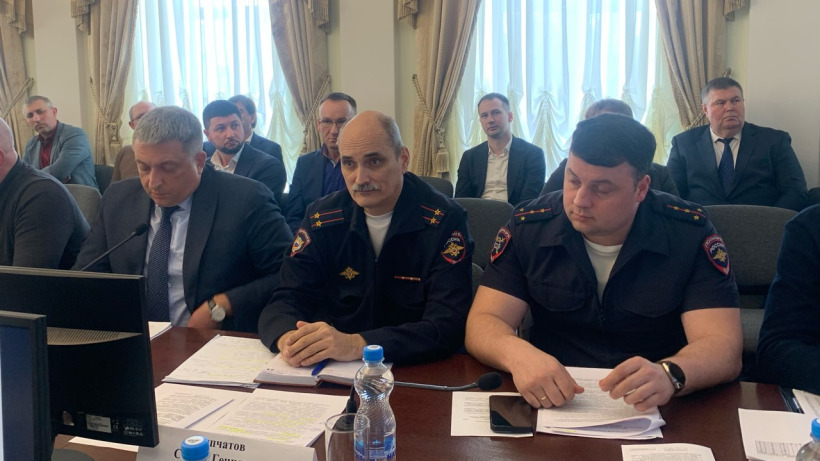 «Эсэмэски набивают». Телефоны назвали одной из главных причин ДТП в Саратове