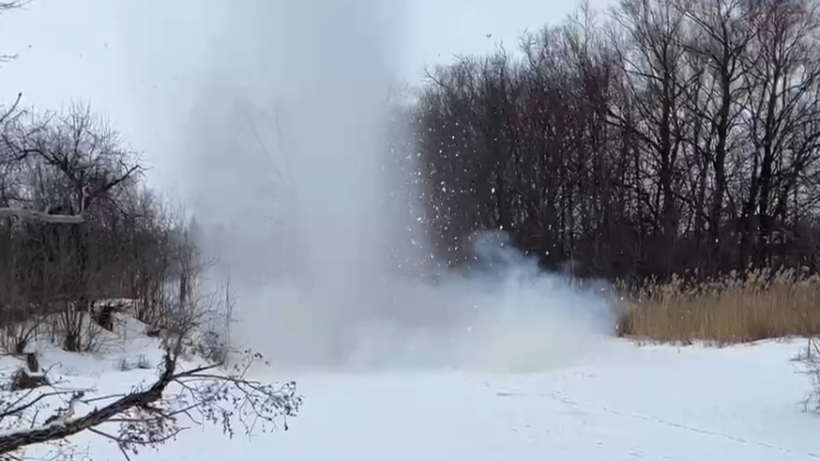 В Саратовской области начали взрывать лед на реках